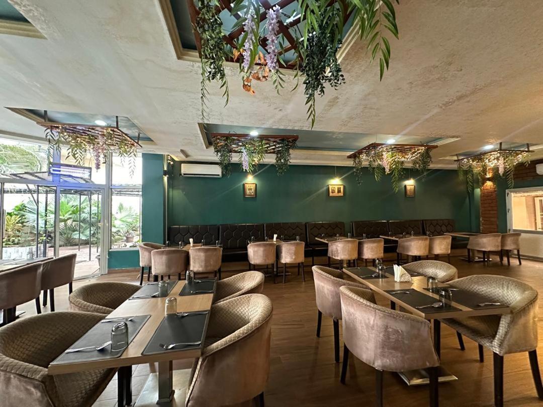 Hotel Belle Vie Kinshasa Eksteriør bilde